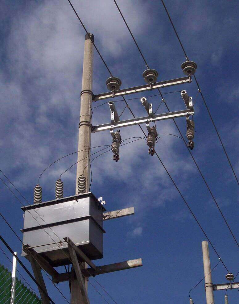 transformador-trifasico-postes